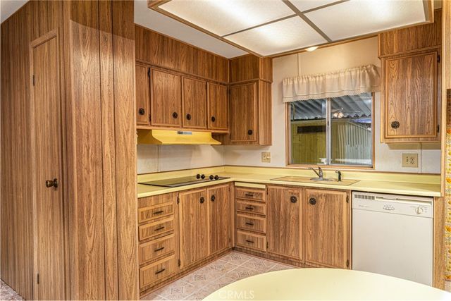 1255 W Johnston, Hemet, CA 92543