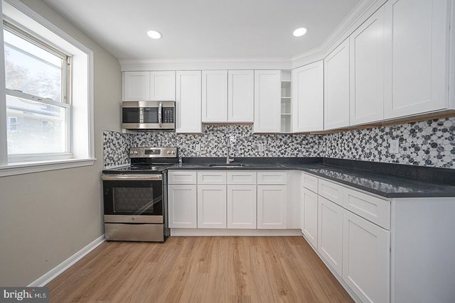 33 N MILLBOURNE AVE, Upper Darby, PA 19082