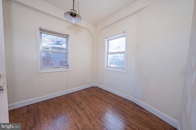 33 N MILLBOURNE AVE, Upper Darby, PA 19082