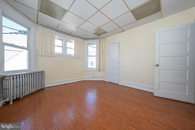 33 N MILLBOURNE AVE, Upper Darby, PA 19082