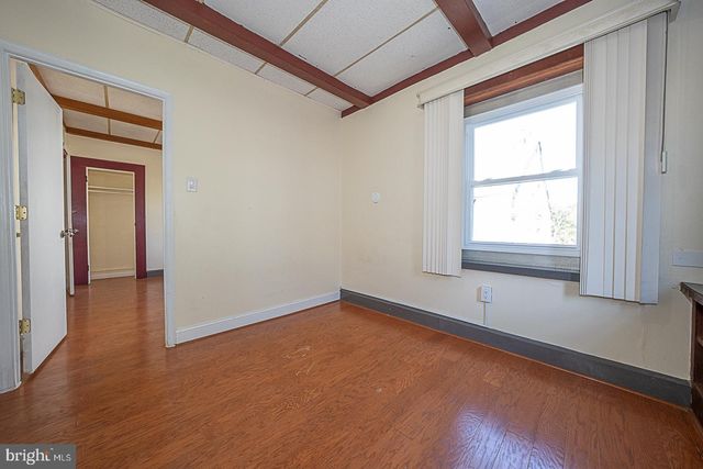 33 N MILLBOURNE AVE, Upper Darby, PA 19082