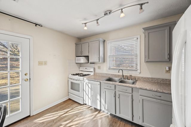 3400 Colonnade Drive, Lexington, KY 40515