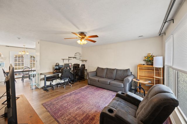 3400 Colonnade Drive, Lexington, KY 40515