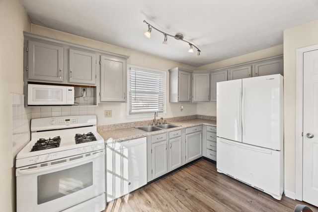 3400 Colonnade Drive, Lexington, KY 40515