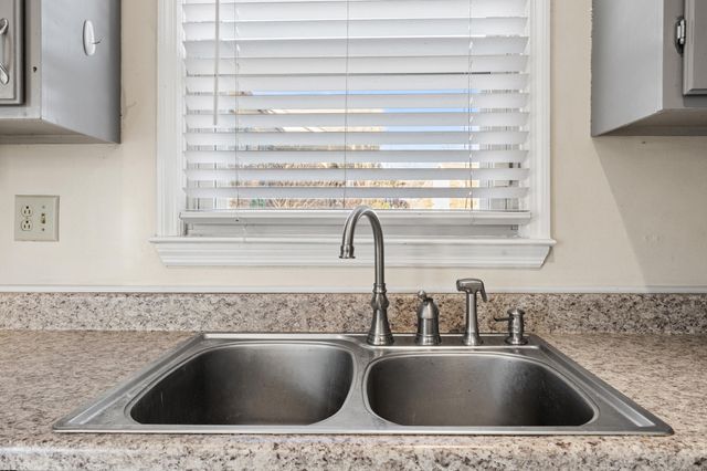 3400 Colonnade Drive, Lexington, KY 40515