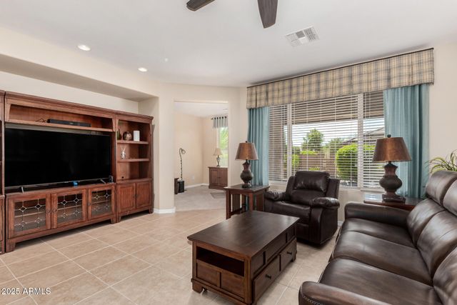 6749 W NOBLE PRAIRIE Way, Florence, AZ 85132