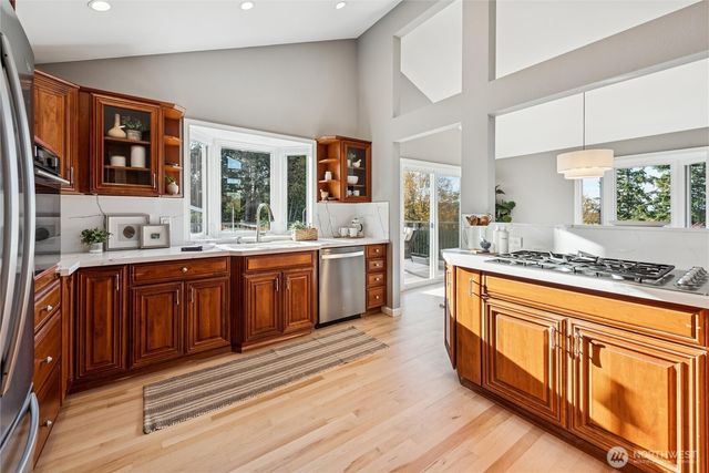 10511 NE 44th Street, Kirkland, WA 98033