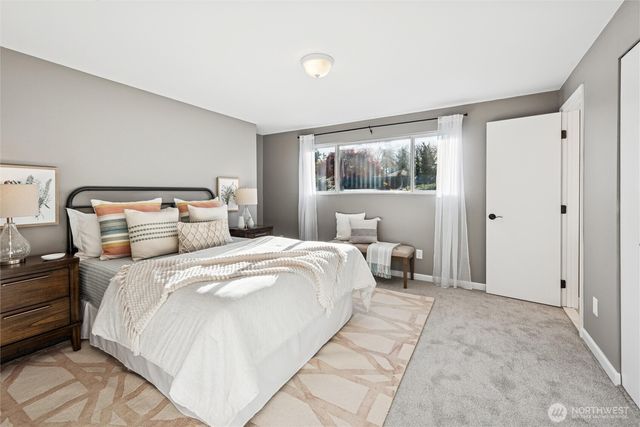 10511 NE 44th Street, Kirkland, WA 98033