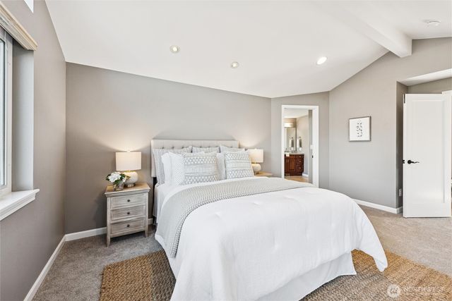 10511 NE 44th Street, Kirkland, WA 98033