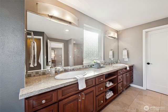 10511 NE 44th Street, Kirkland, WA 98033