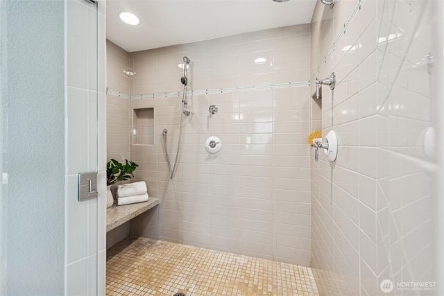 10511 NE 44th Street, Kirkland, WA 98033