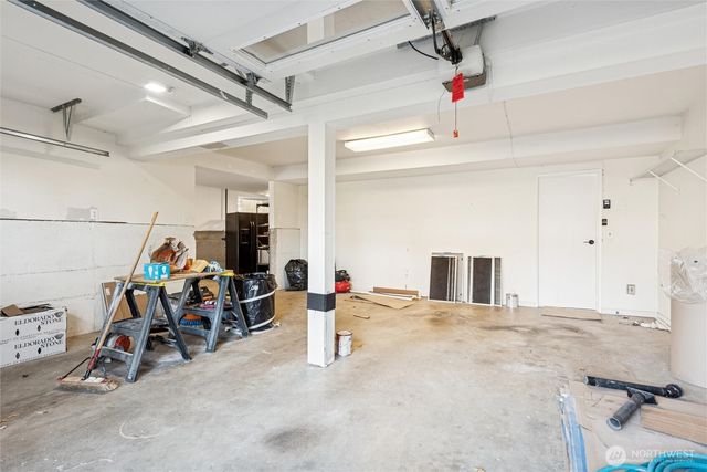 10511 NE 44th Street, Kirkland, WA 98033