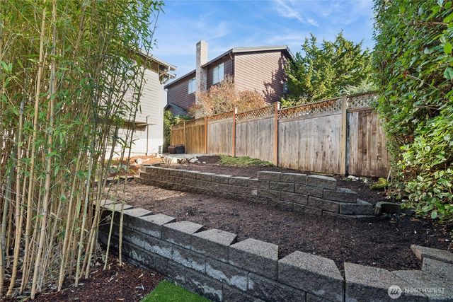 10511 NE 44th Street, Kirkland, WA 98033