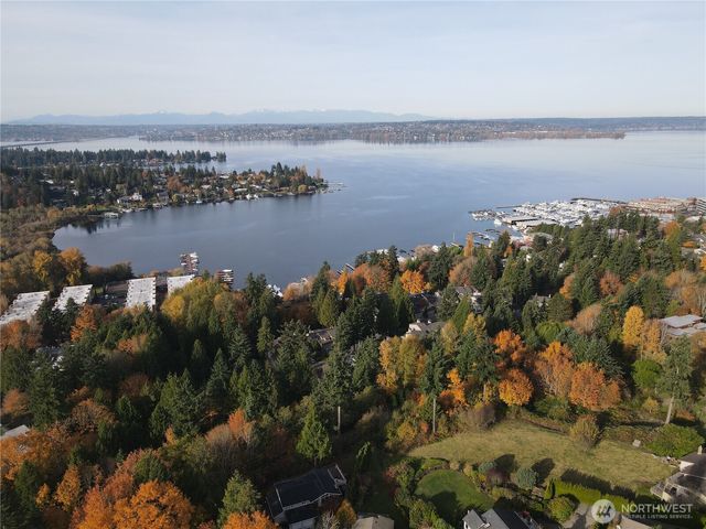 10511 NE 44th Street, Kirkland, WA 98033