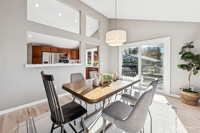 10511 NE 44th Street, Kirkland, WA 98033