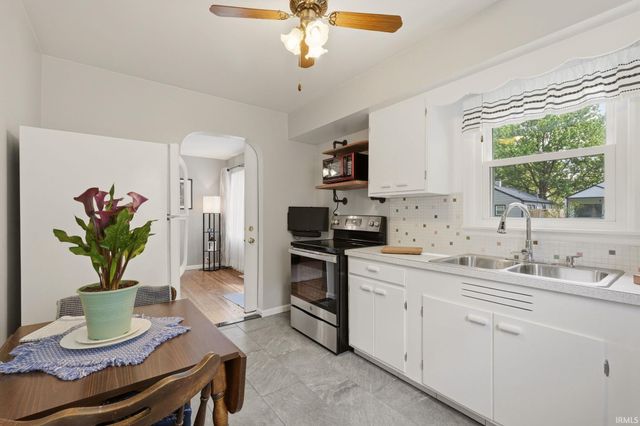 2415 Glenwood Avenue, Fort Wayne, IN 46805