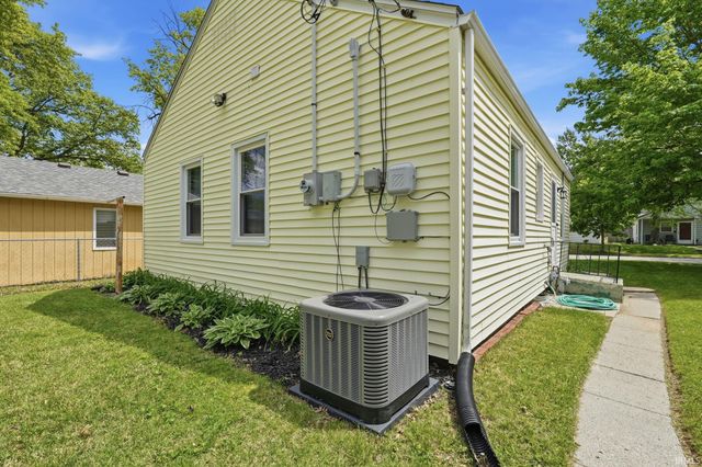 2415 Glenwood Avenue, Fort Wayne, IN 46805