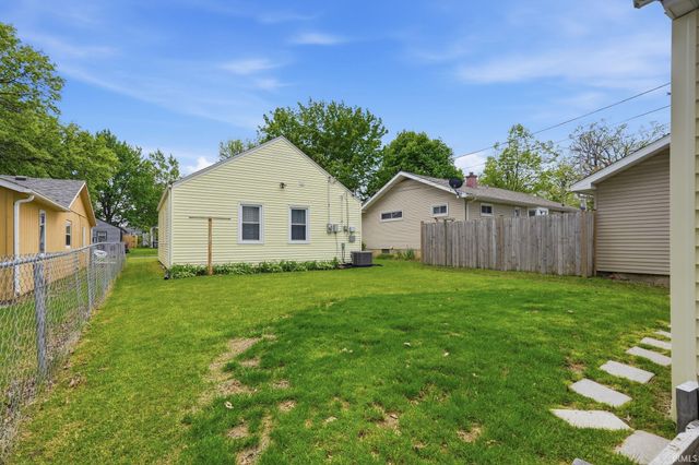2415 Glenwood Avenue, Fort Wayne, IN 46805