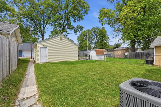 2415 Glenwood Avenue, Fort Wayne, IN 46805