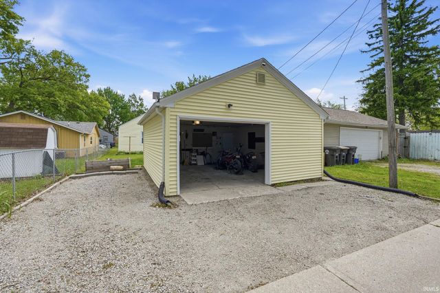 2415 Glenwood Avenue, Fort Wayne, IN 46805