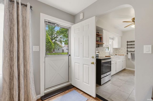 2415 Glenwood Avenue, Fort Wayne, IN 46805