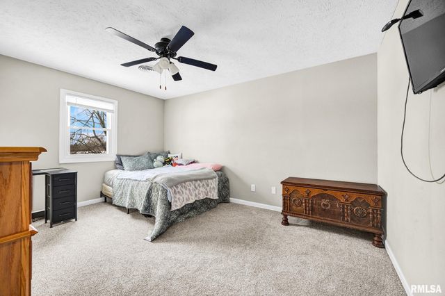 5000 E RICHLAND Avenue, Chillicothe, IL 61523