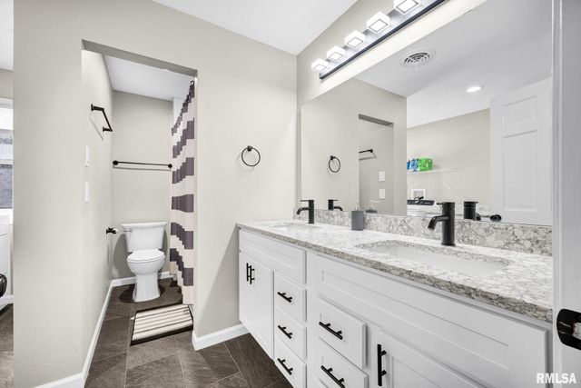 5000 E RICHLAND Avenue, Chillicothe, IL 61523