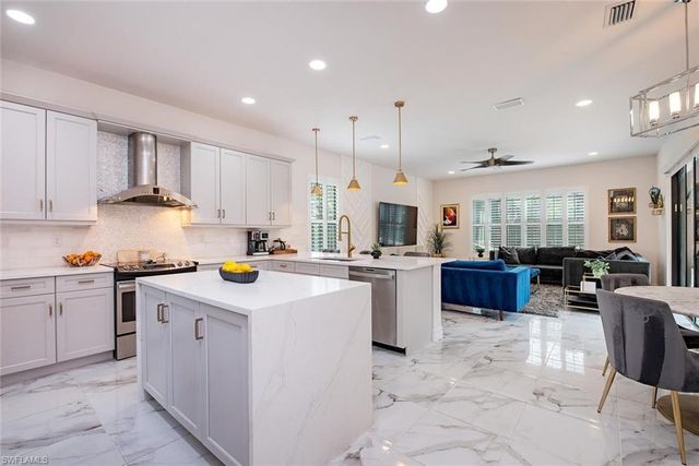 3094 HUDSON TER, Naples, FL 34119