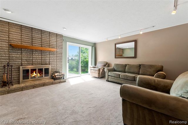 27390 Everett Street, Southfield, MI 48076