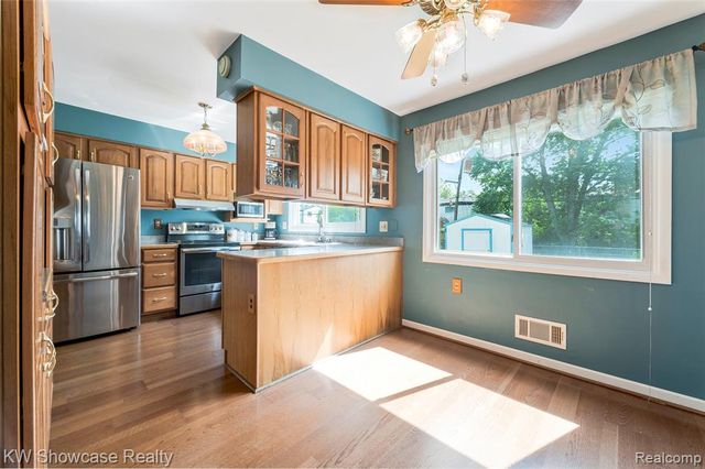 27390 Everett Street, Southfield, MI 48076