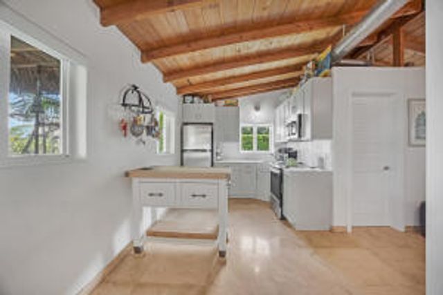 356 Buttonwood Shores Drive, Key Largo, FL 33037