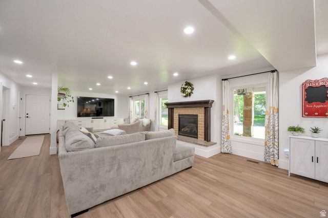 5076 S 2100 E, Holladay, UT 84117