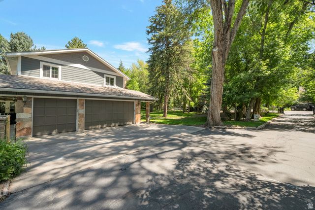5076 S 2100 E, Holladay, UT 84117