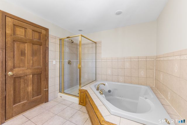 10 November Trail, Haddam, CT 06438