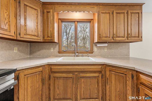 10 November Trail, Haddam, CT 06438