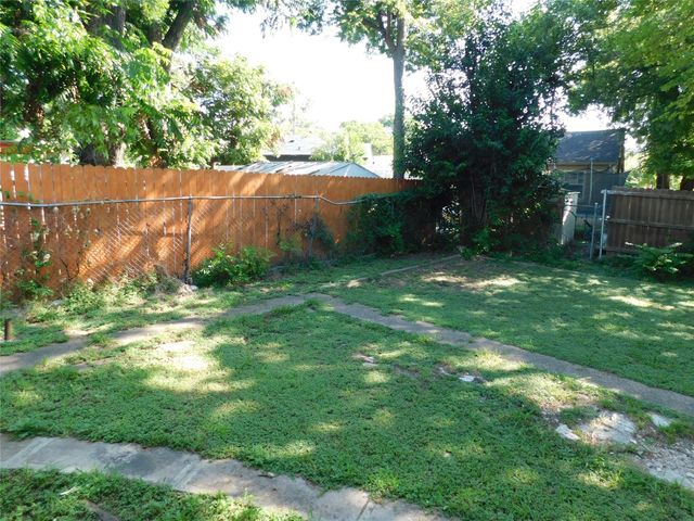 2616 Bowling Green Avenue, Dallas, TX 75216