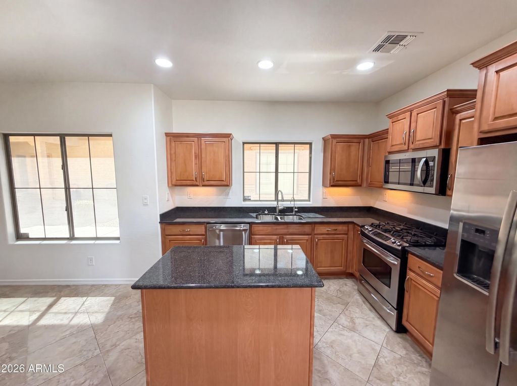 3968 E MELINDA Drive, Phoenix, AZ 85050 — photo 2
