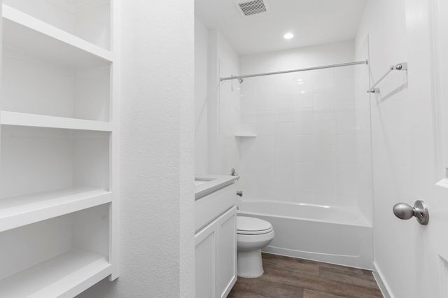 6634 Pelican Lane, Beasley, TX 77417