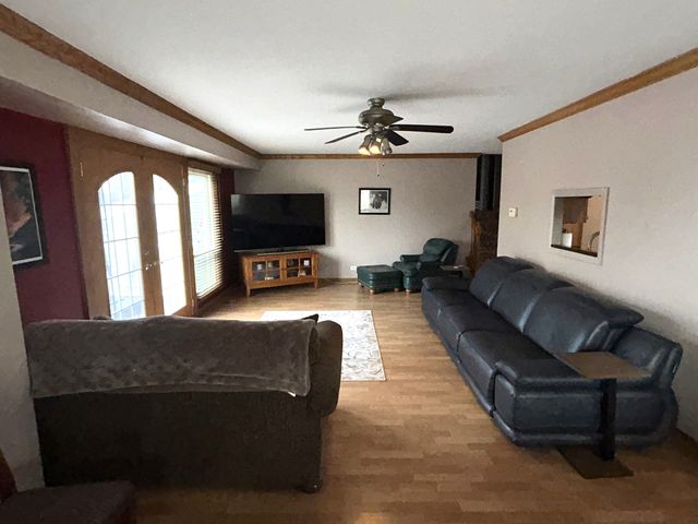 2S230 Ivy Lane, Lombard, IL 60148