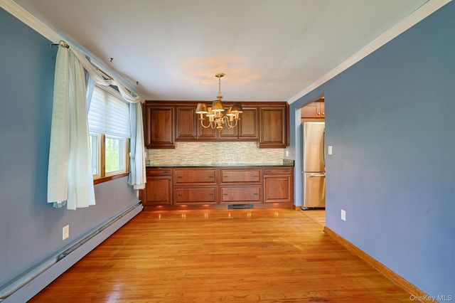 3 Regimental Place, New Windsor, NY 12553
