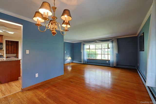 3 Regimental Place, New Windsor, NY 12553