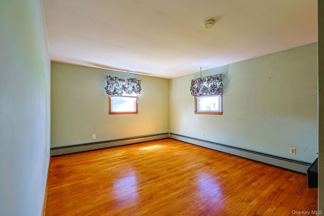 3 Regimental Place, New Windsor, NY 12553