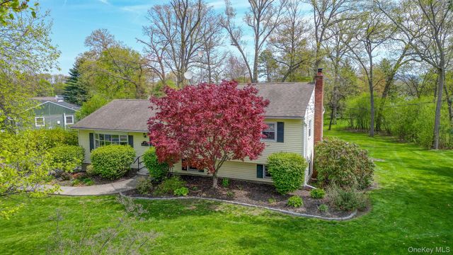 3 Regimental Place, New Windsor, NY 12553