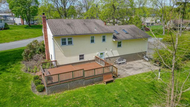 3 Regimental Place, New Windsor, NY 12553