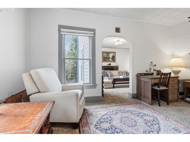 4215 Se 33RD Pl, Portland, OR 97202