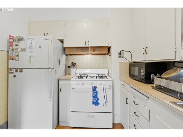 4215 Se 33RD Pl, Portland, OR 97202