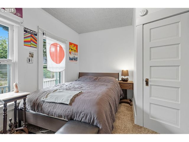 4215 Se 33RD Pl, Portland, OR 97202