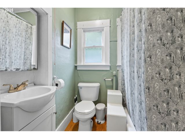 4215 Se 33RD Pl, Portland, OR 97202