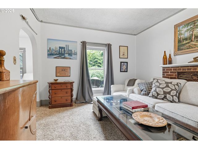 4215 Se 33RD Pl, Portland, OR 97202