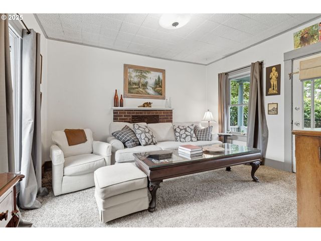 4215 Se 33RD Pl, Portland, OR 97202